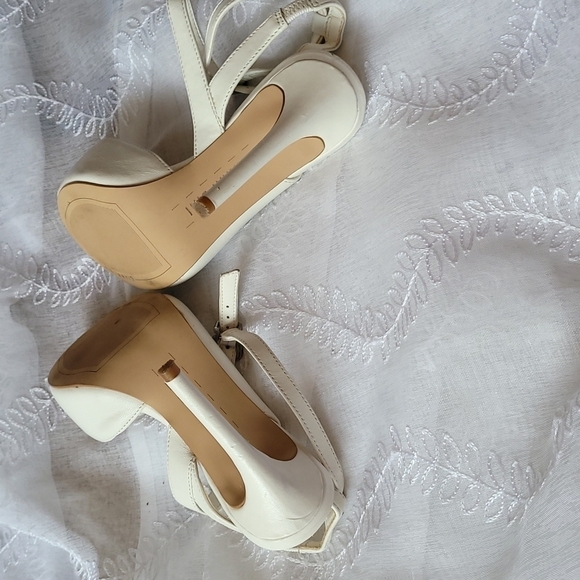 Gianni Bini Women's Off White Sandals  Size 5 M - Picture 5 of 11